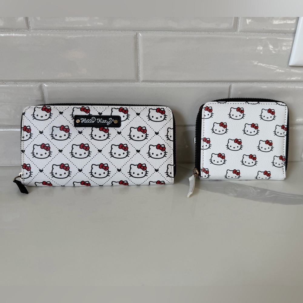 Hello Kitty White and Red Wallet Duo